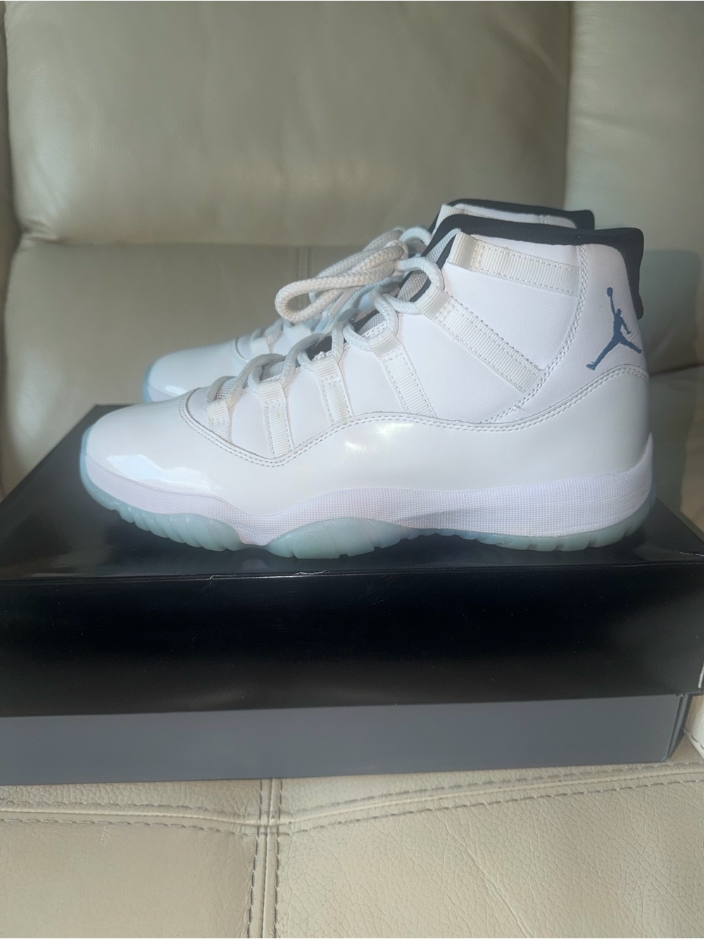 Jordan Men's White and Black High-Top Basketball Sneakers